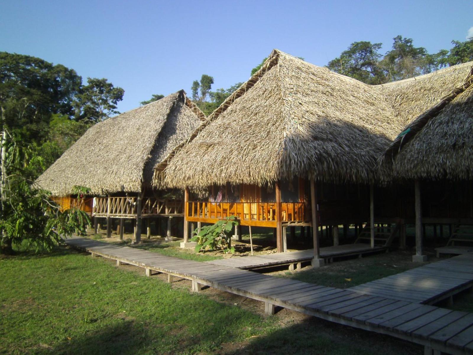 Aguas Negras River Lodge Puerto Montufar Exteriör bild