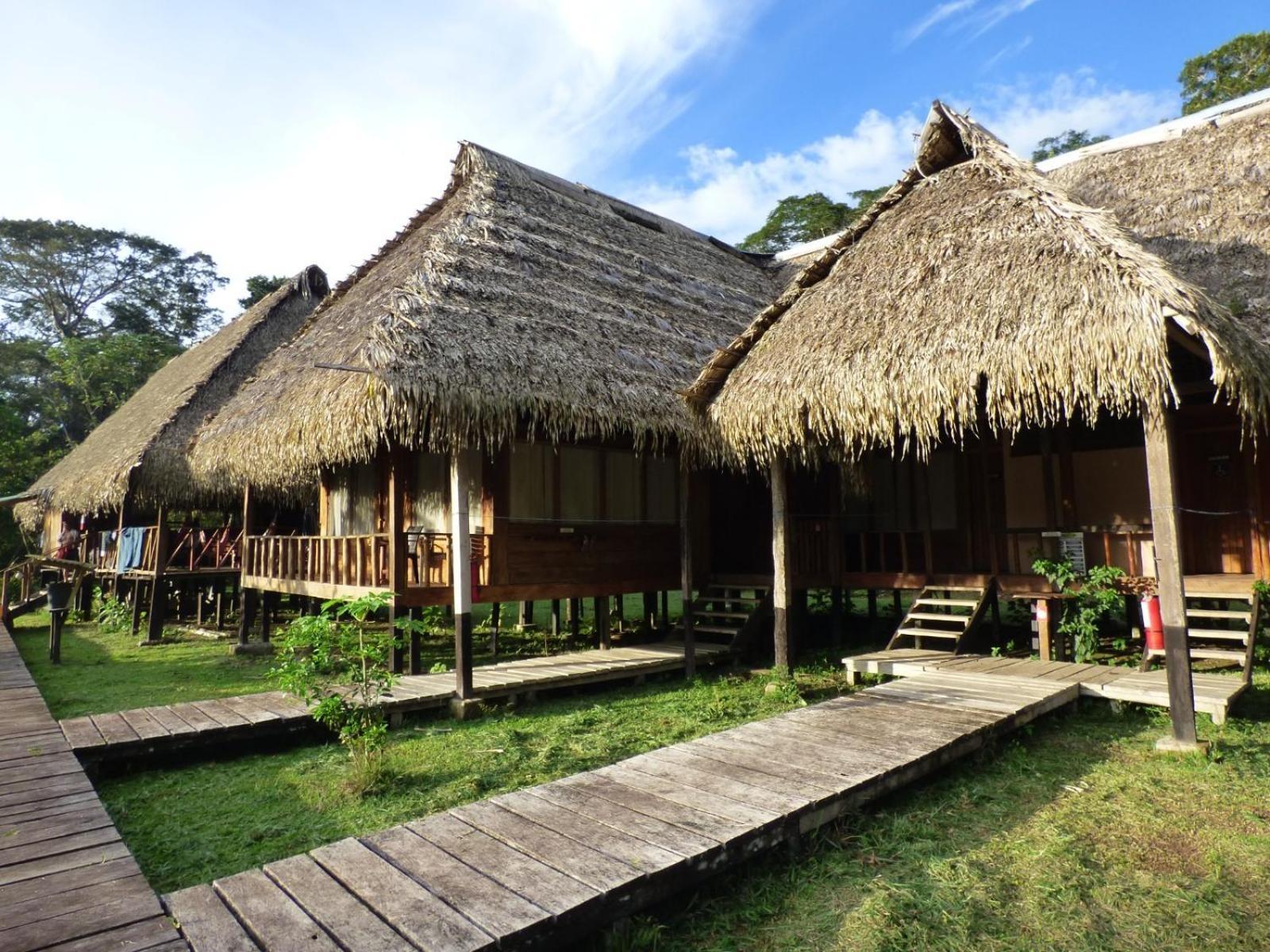 Aguas Negras River Lodge Puerto Montufar Exteriör bild
